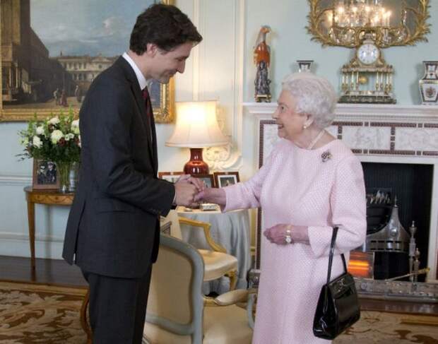 Самый красивый политик Канады очаровывает вообще всех — от Иванки Трамп до британской королевы