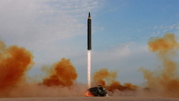 Запуск баллистической ракеты Хвасон-12 в КНДР