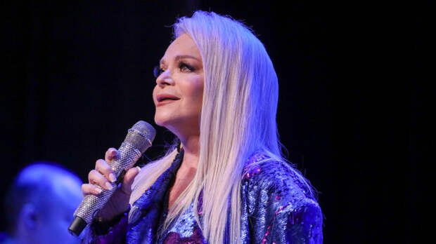 Раскупили, а потом вернули? Почему люди сдают билеты на концерт Долиной