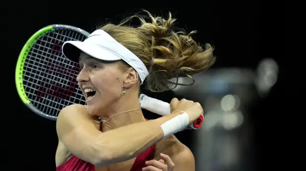 Самсонова вышла в четвертьфинал турнира в Аделаиде