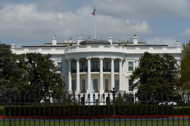 Белый дом объяснил приостановку военной помощи Украине плановой проверкой
