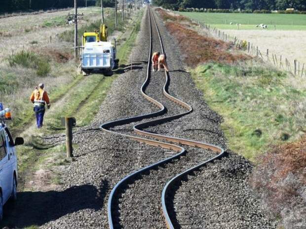 В 2010 году в Новой Зеландии произошло землетрясение. Вот что случилось с железнодорожными рельсами: картинки, фото, это интересно
