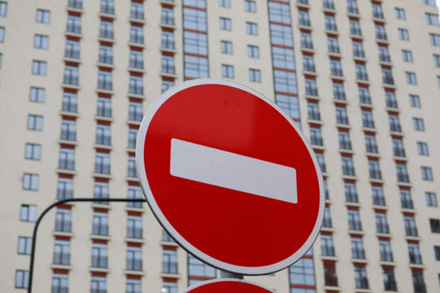 Автомобилистам напомнили про ограничения в центре Петербурга в связи с репетиций парада Победы