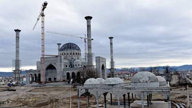 Кадыров: самую большую мечеть в Европе откроют в мае в Чечне