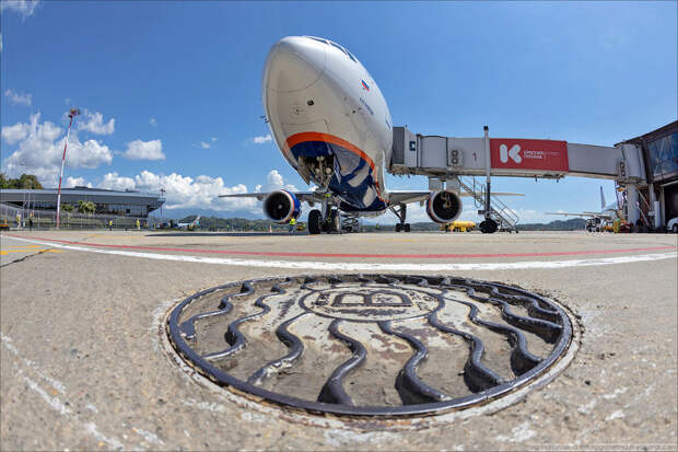 Споттинг в Сочи, посвящённый 75-летию аэропорта.
