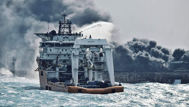 Тушение пожара на танкере SANCHI в Восточно-Китайском море