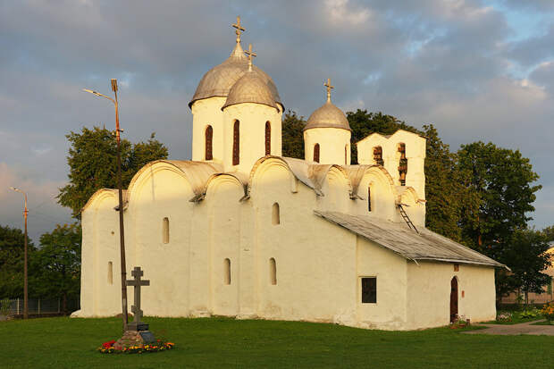 Почему на русских церквях купола в форме луковиц