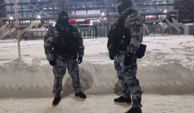 Сотрудники и военнослужащие столичного главка Росгвардии обеспечили безопасность матча КХЛ