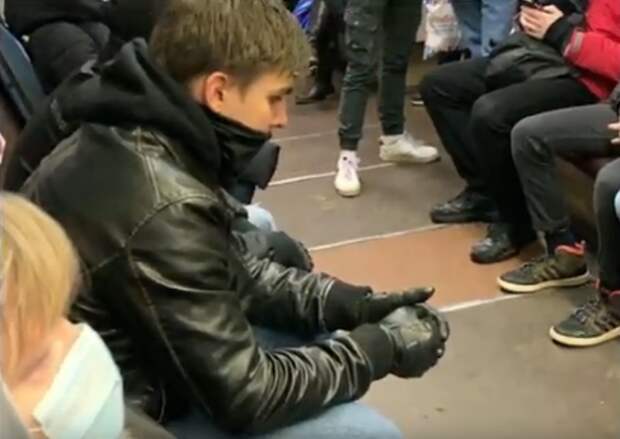 Почему штабы Навального не зовут чистить снег и сажать деревья