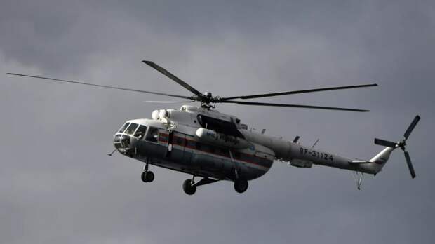 Вертолёт МЧС вылетел на поиски совершившего аварийную посадку Ми-8 в Якутии