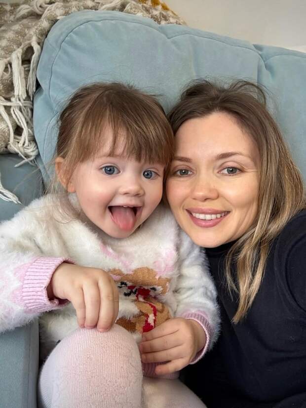Звезда «Кухни» Ольга Кузьмина показала милые фото с 2-летней дочерью