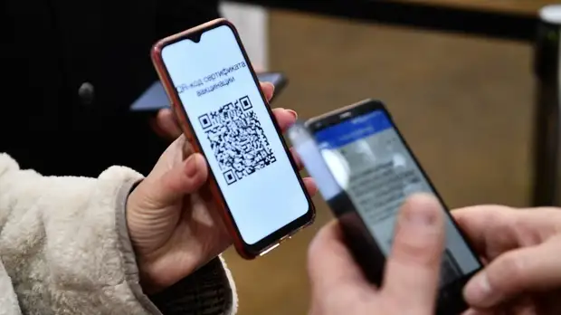 В Казани из общественного транспорта высадили почти 800 человек без QR-кодов