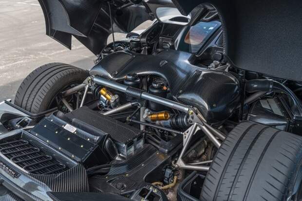 Редкий Koenigsegg Regera 2019 года с крутыми опциями отправляется на аукцион