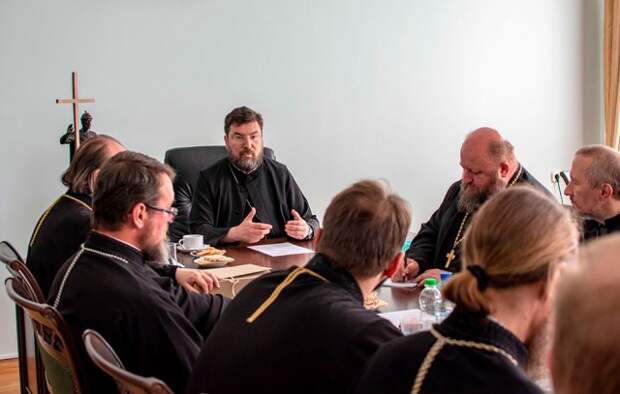 ЕПИСКОП БОБРУЙСКИЙ И БЫХОВСКИЙ СЕРАФИМ ВОЗГЛАВИЛ ПЕРВОЕ ЗАСЕДАНИЕ БОГОСЛУЖЕБНОЙ КОМИССИИ ПРИ ИЗДАТЕЛЬСКОМ СОВЕТЕ БЕЛОРУССКОЙ...