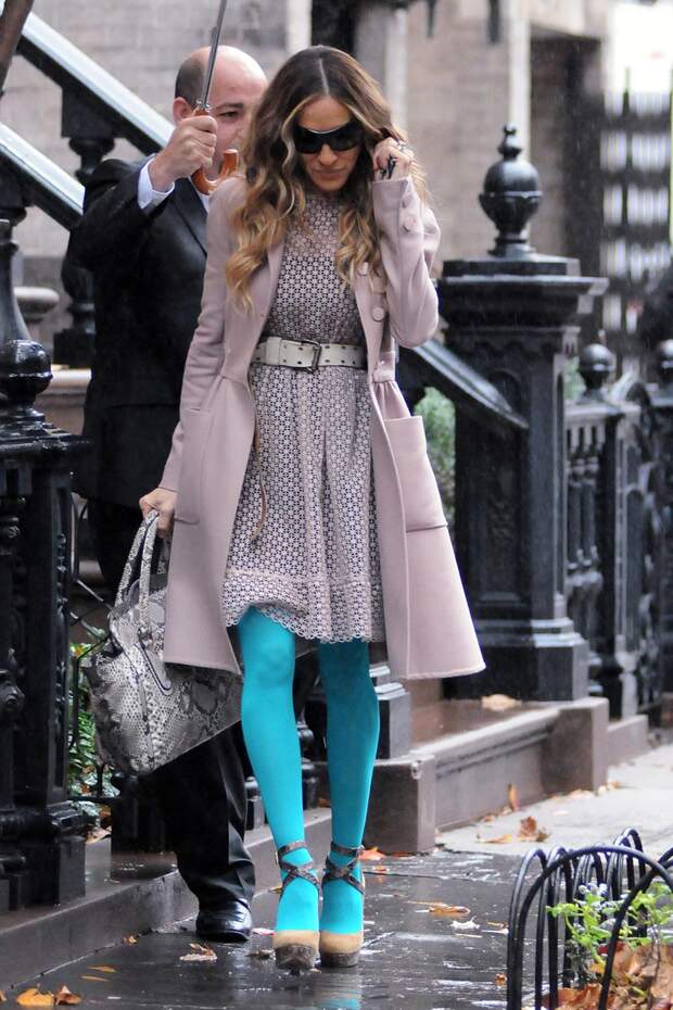 Sarah Jessica Parker в плотных голубых колготках. Фото: DailyMail