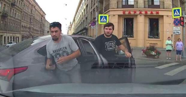 Конфликт с кавказцами на дороге в Санкт-Петербурге