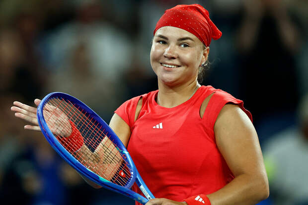 Теннисистка Шнайдер вышла во второй круг турнира WTA в Аделаиде