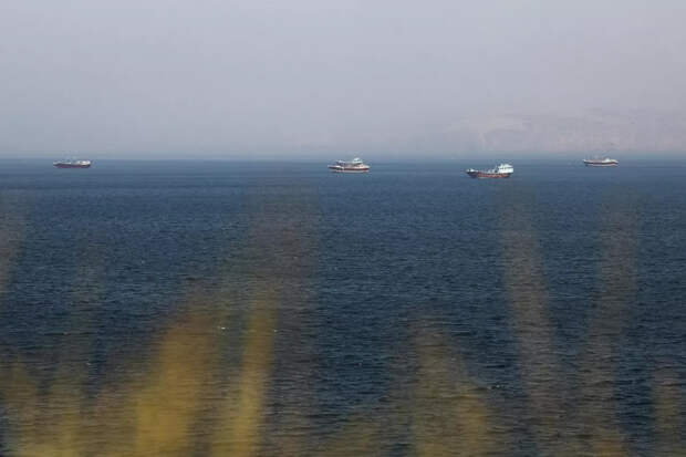 Иран объявил охоту на танкеры и сжег 10 судов, проигнорировавших приказ