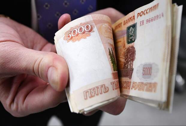 В Москве мужчина украл из женской сумки 500 тысяч рублей в ресторане