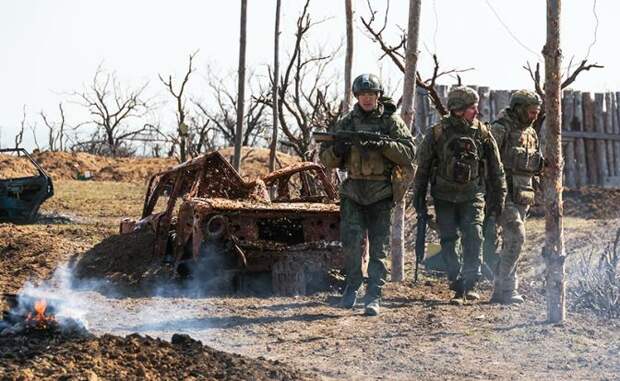 «Руки в гору!»: «Барон» и «Монгол» с берегов Амура взяли 6 побратимов. Киев «включил Голливуд», который нравится Зеленскому