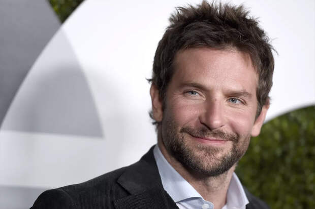 51-летний Брэдли Купер прокомментировал слухи о пластической операции