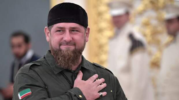 Директор Росгвардии Золотов вручил Кадырову медаль «За боевое содружество»