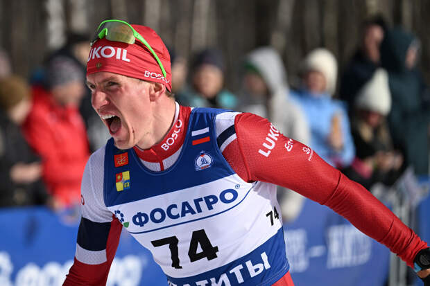 Лыжник Забалуев подрезал Большунова в спринте на Кубка России в Казани