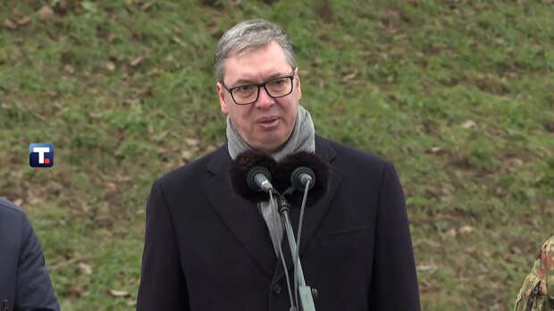 «Есть только один стул». Вучич ответил на обвинения в многовекторности