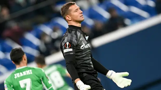 Ошибка Кержакова, гол Дзюбы и перекладина Кузяева: «Зенит» проиграл «Бетису» в первом матче 1/16 финала Лиги Европы