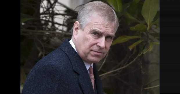 "Очень быстро снял полотенце". Знакомая Джеффри Эпштейна рассказала, что делала массаж голому принцу Эндрю в Букингемском дворце