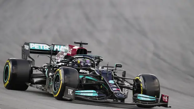 Пресс-служба «Формулы-1» показала прорыв Хэмилтона с 20-го места на пятое