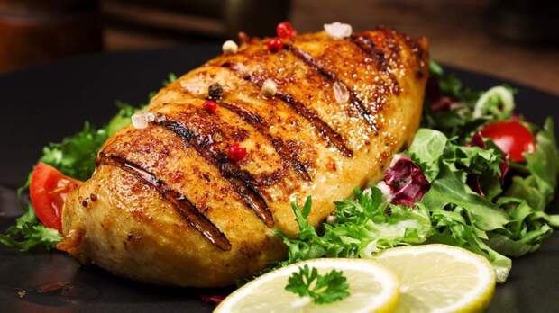 Как сделать куриную грудку сочной и нежной: нужны 2 ингредиента, которые есть на каждой кухне