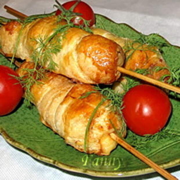 Шашлычки с креветками (рыбой) в слоеном тесте