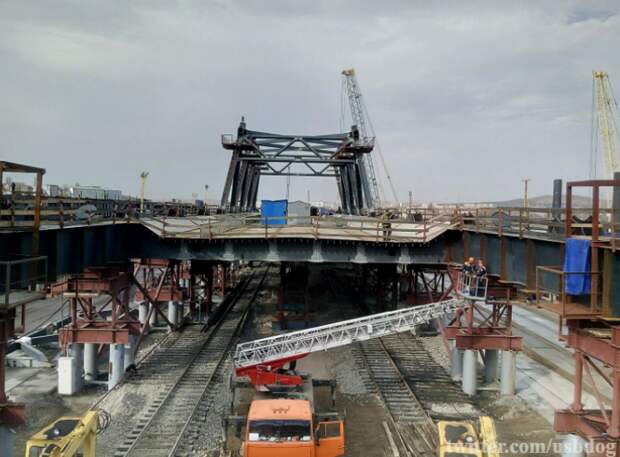 Стройка века «душит» Запад: Керченский мост как повод для зависти