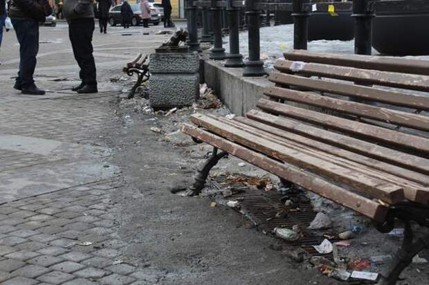 Петербуржцы массово просят убрать мусор, но получают отписки от администраций
