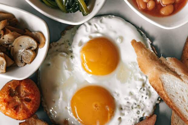 Кардиолог Иванов: отказ от яиц не поможет снизить холестерин