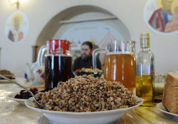 Протоиерей Козлов: во время поста следует отказаться от мяса, яиц и молока