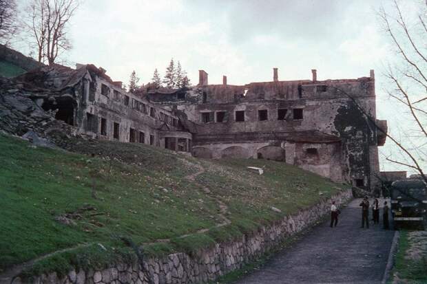 Разрушенная резиденция Гитлера, 1949 год. история, ретро, фото