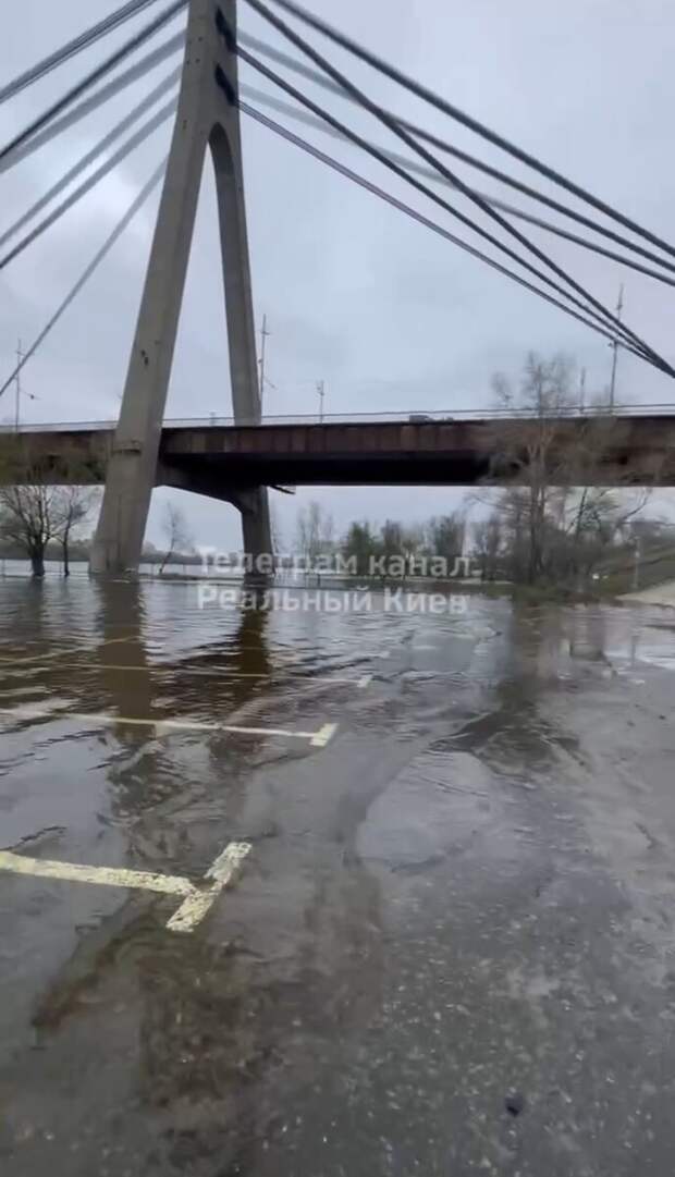 Киев затопил паводок, какого не было полвека. Это только начало