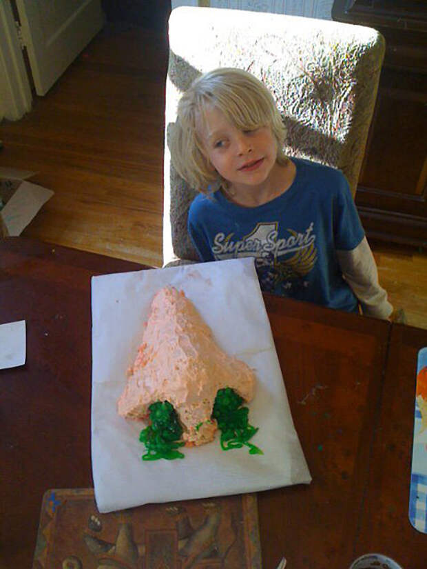 Помог сыну приготовить торт в школу  отец, ребенок, шутка