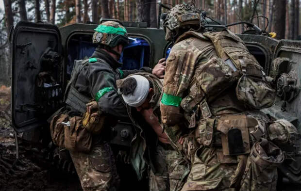 На Украине вступил в силу закон о мобилизации, очереди на выезд за рубеж выросли кратно