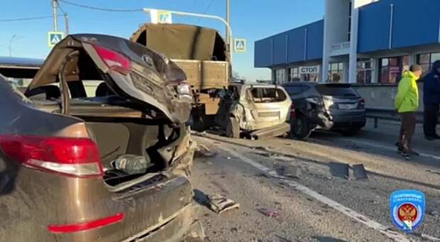 Массовая авария с грузовиком «Урал» и шестью автомобилями в Севастополе- подробности