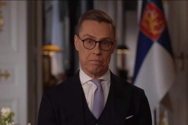 Мятый галстук и страх перед РФ: эксперт объяснил нервозное обращение Стубба