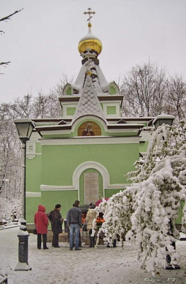 Храм ксении петербургской в питере. Смоленское кладбище часовня Ксении блаженной. СПБ храм Ксении Петербургской. Часовня Ксении Петербургской в Санкт-Петербурге зимой.