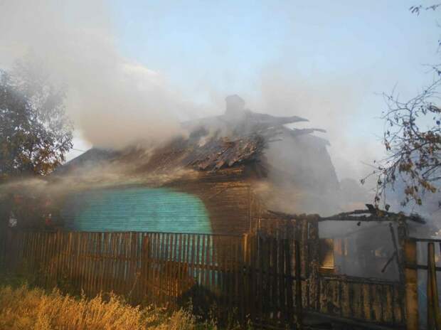 в деревне Щатково Бобруйского района горел дом.