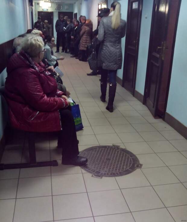 Опытные строители могут бриться даже с монтажной пеной интересно, смешно, стройка