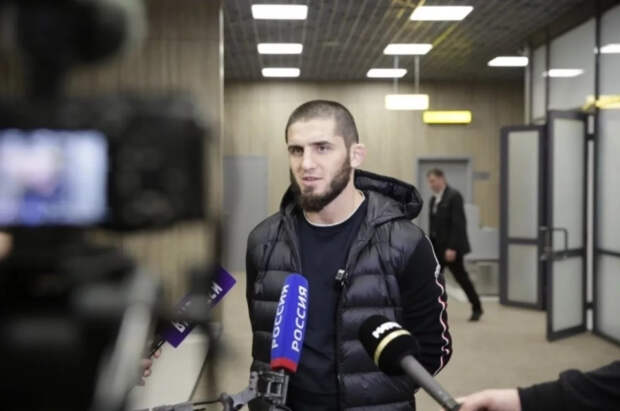 У Махачева украли подаренные Кварацхелией бутсы в Италии