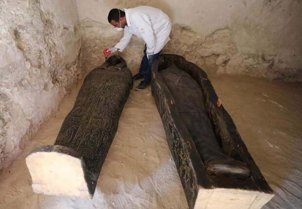 В минувшую субботу ученые открыли 3000-летний саркофаг в городе Луксор на юге Египта ynews, археолог, гробница, египет, мир, мумия, наука, саркофаг