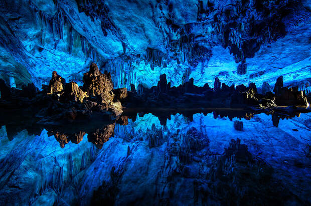 Пещера Тростниковой Флейты в Китае