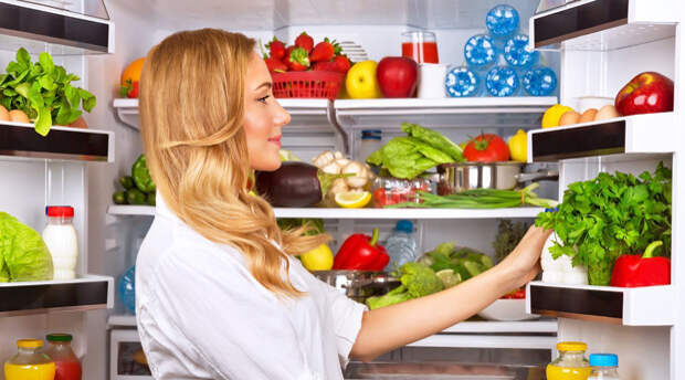 Картинки по запросу холодильник с едой